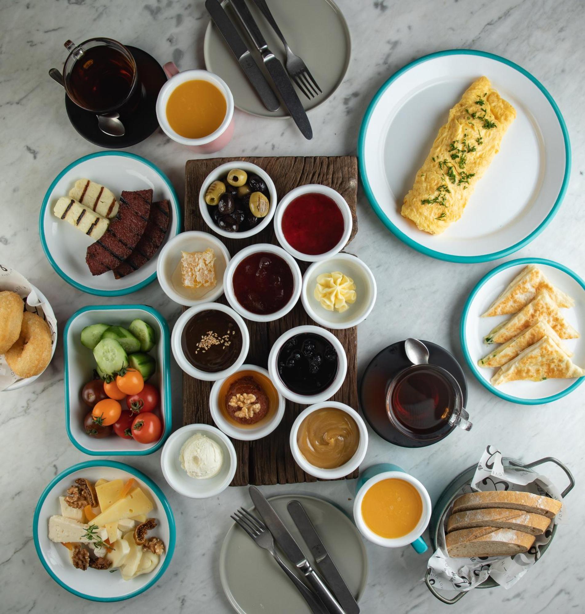 Stayso The House Hotel Истанбул Екстериор снимка Turkish breakfast