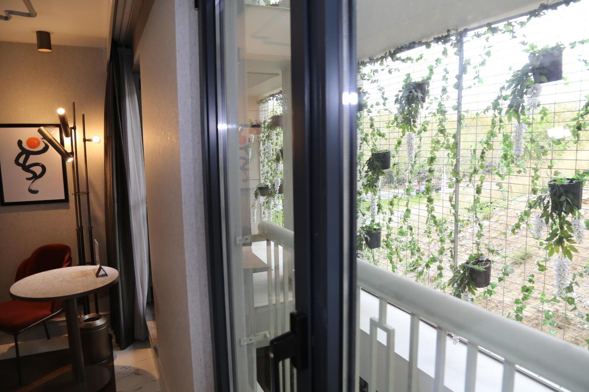 Stayso The House Hotel Истанбул Екстериор снимка A sliding door
